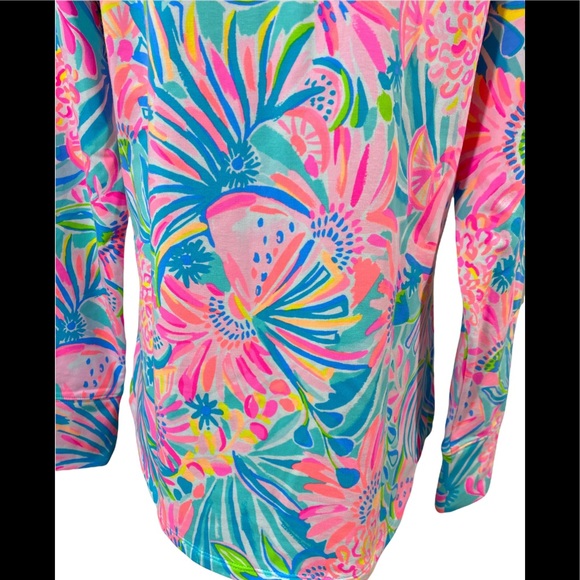 Lilly Pulitzer Skipper Popover Sz M Tropical Punch UPF 50 Top Pocket Rounded Hem - Picture 7 of 8